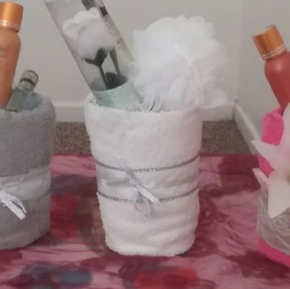 Mini towel cakes
